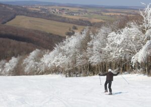 Pénteken véget ér a téli szezon az eplényi Síarénában